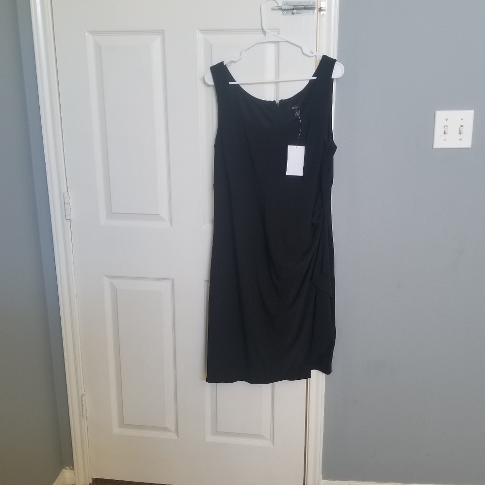 Dress - Picture 7 of 10